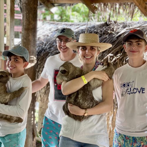 Daniel Johnson Sloth Monkey Park + Shuttle - Roatan Tucan Aventures